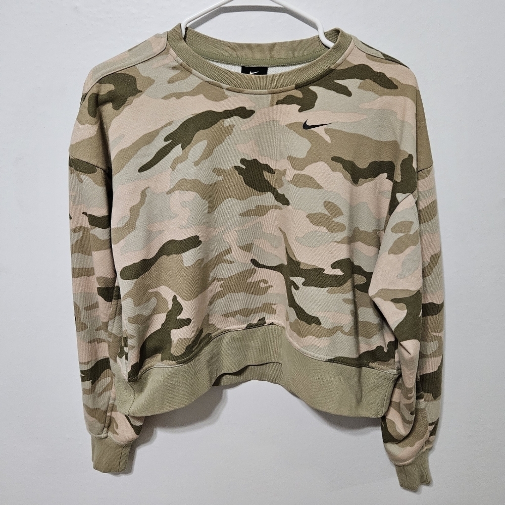 Nike Crew Neck WomensTraining Long Sleeve Camo Dri Fit Size XS Oversized